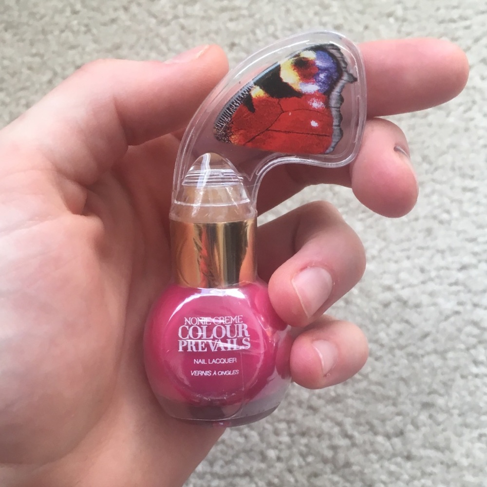 Color Prevails Nail Lacquer in Tattle Tail